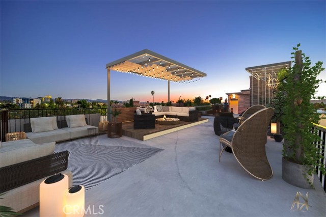 7018 Alabama Avenue, Canoga Park CA: https://media.crmls.org/medias/f4964fab-34f5-4679-af21-2176b34d3c44.jpg