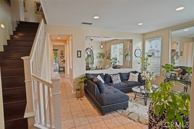 Detail Gallery Image 4 of 33 For 24125 View Pointe Ln, Valencia,  CA 91355 - 4 Beds | 2 Baths