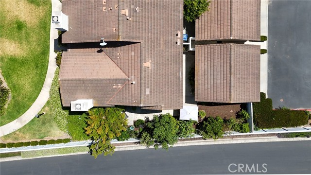 226 Greenmoor, Irvine CA: https://media.crmls.org/medias/f496a5a6-d645-4a13-8b7f-69766d17192d.jpg
