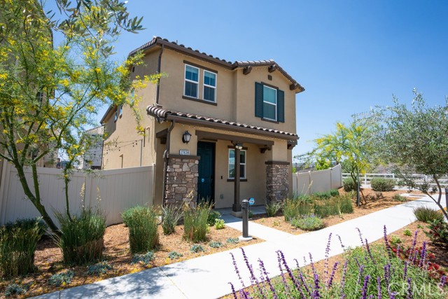Detail Gallery Image 2 of 64 For 27638 Sawtooth Ln, Canyon Country,  CA 91387 - 3 Beds | 2/1 Baths