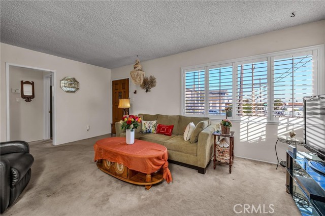805 Meyer Lane, Redondo Beach, California 90278, 3 Bedrooms Bedrooms, ,1 BathroomBathrooms,Residential,Sold,Meyer,SB22244761