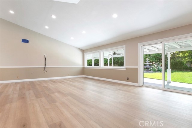 Detail Gallery Image 9 of 51 For 10928 Meseta Ave, Shadow Hills,  CA 91040 - 4 Beds | 3 Baths