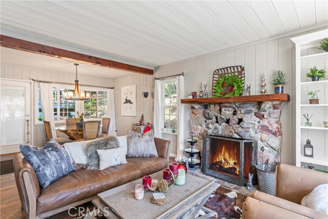 Detail Gallery Image 5 of 36 For 31741 Wagon Wheel Dr, Running Springs,  CA 92382 - 3 Beds | 2 Baths