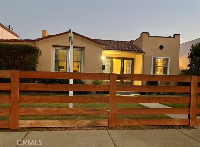 Detail Gallery Image 1 of 26 For 332 E South St, Long Beach,  CA 90805 - 2 Beds | 1 Baths