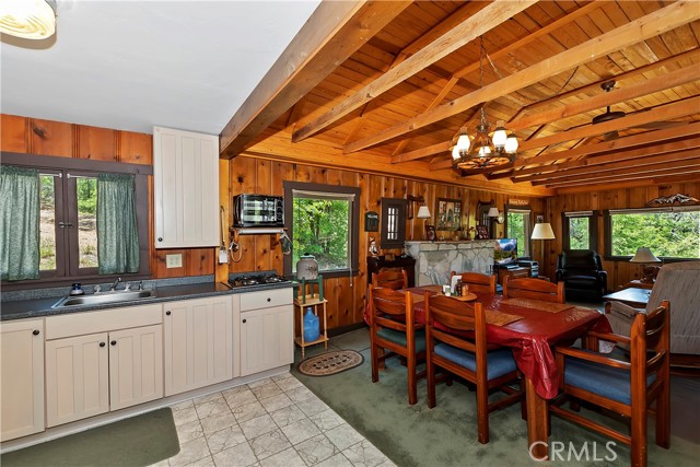 Detail Gallery Image 13 of 35 For 50 Metcalf Creek Trail, Big Bear Lake,  CA 92315 - 2 Beds | 1/1 Baths