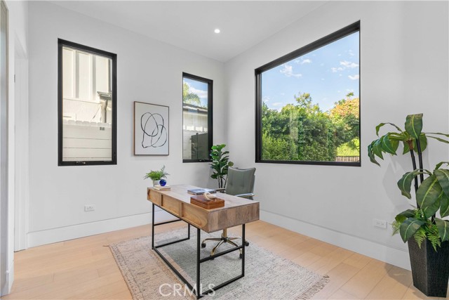 Detail Gallery Image 19 of 49 For 4532 Katherine, Sherman Oaks,  CA 91423 - 6 Beds | 6/1 Baths