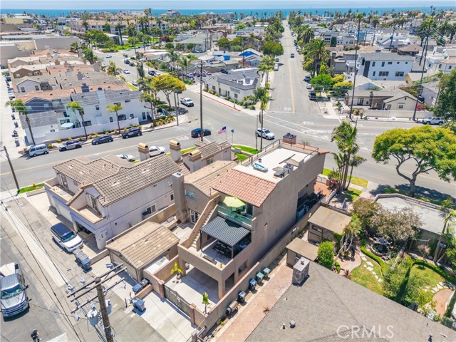 708 Main Street, Huntington Beach CA: https://media.crmls.org/medias/f49a65fa-33f2-4582-99f5-cf16ab2bdd5f.jpg