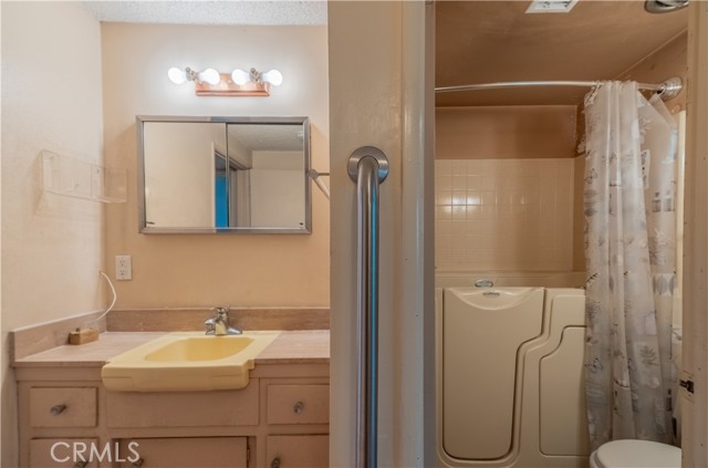 Detail Gallery Image 10 of 24 For 16928 S Raymond Pl, Gardena,  CA 90247 - 3 Beds | 2 Baths