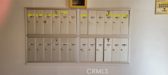 Detail Gallery Image 5 of 29 For 5135 Zelzah #101,  Encino,  CA 91316 - 2 Beds | 2 Baths