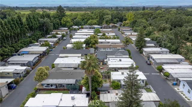 5250 Whispering Creek Drive, Santa Rosa CA: https://media.crmls.org/medias/f49b0cdb-f1c1-4870-8e43-f266e1f89ab9.jpg