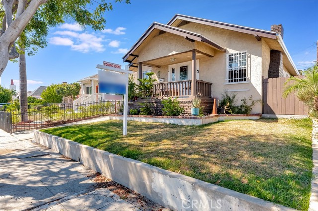 Detail Gallery Image 1 of 19 For 5413 Meridian St, Los Angeles,  CA 90042 - 3 Beds | 1 Baths