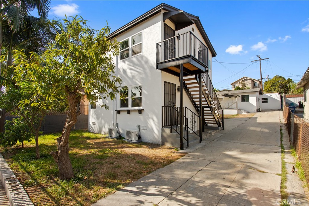 Triplex at 1471 Adkisson Avenue