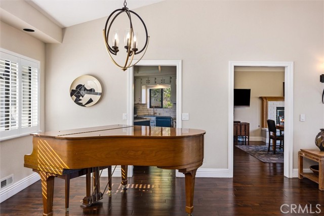 Detail Gallery Image 8 of 44 For 1020 Par, Paso Robles,  CA 93446 - 3 Beds | 2/2 Baths