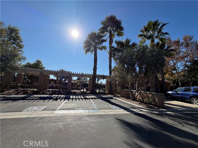 8419 Floro Pl, Rancho Cucamonga CA: https://media.crmls.org/medias/f49bba23-215e-44b8-8cef-1cf543e11c96.jpg