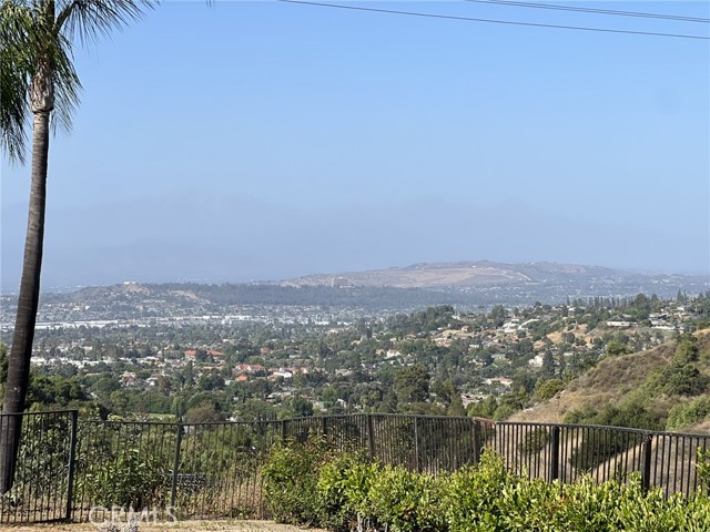 15360 Metropol Drive, Hacienda Heights CA: https://media.crmls.org/medias/f49c75eb-d6e0-48f7-96b7-8f6dca4becc1.jpg