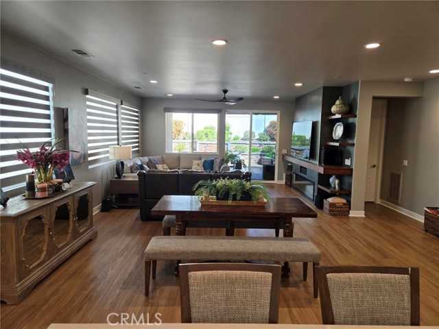 1660 Spring Run, Beaumont CA: https://media.crmls.org/medias/f49cabf0-4505-4bd0-b930-0e20f644f66a.jpg