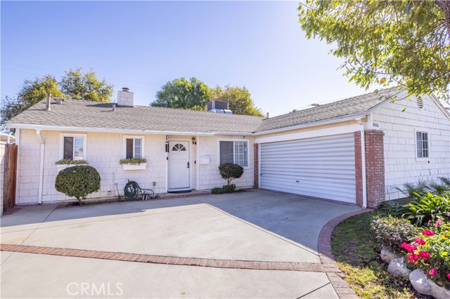 Detail Gallery Image 3 of 28 For 8006 Zelzah, Reseda,  CA 91335 - 4 Beds | 2 Baths