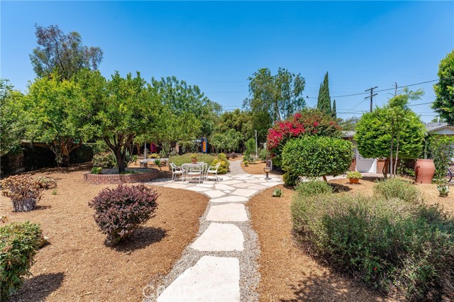 6217 Orion Avenue, Van Nuys CA: https://media.crmls.org/medias/f49dbfdc-27da-45b1-a2ec-ade9c4e6afce.jpg