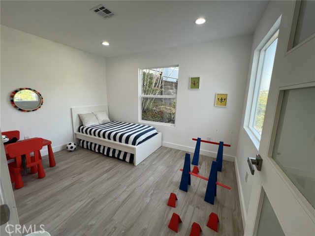 Detail Gallery Image 5 of 13 For 3819 Sunset Dr, Los Angeles,  CA 90027 - 3 Beds | 2 Baths