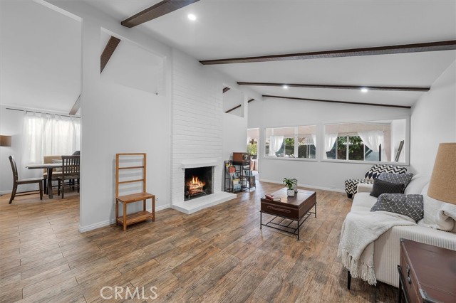 1702 E Dimondale Drive, Carson CA: https://media.crmls.org/medias/f49e5f24-45ed-4511-8628-97759817818a.jpg