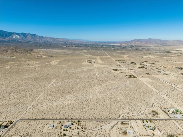 Detail Gallery Image 3 of 7 For 768 Visalia Ave, Lucerne Valley,  CA 92356 - – Beds | – Baths