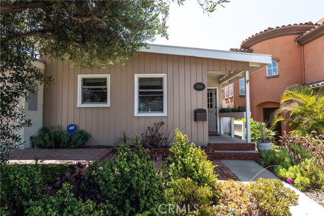 Detail Gallery Image 1 of 1 For 458 28th St, Hermosa Beach,  CA 90254 - 2 Beds | 2 Baths