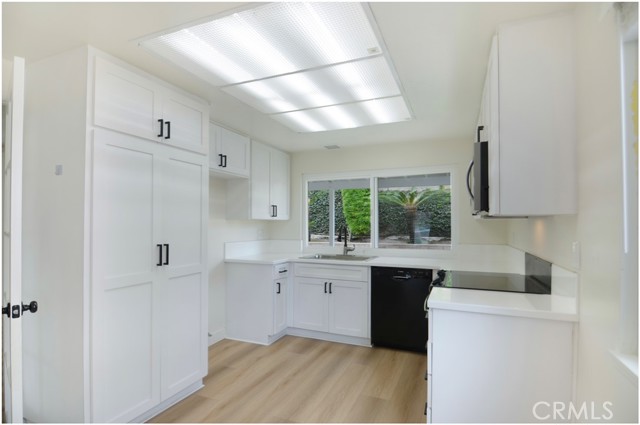 Detail Gallery Image 8 of 30 For 1110 Redding, Costa Mesa,  CA 92626 - 4 Beds | 2 Baths