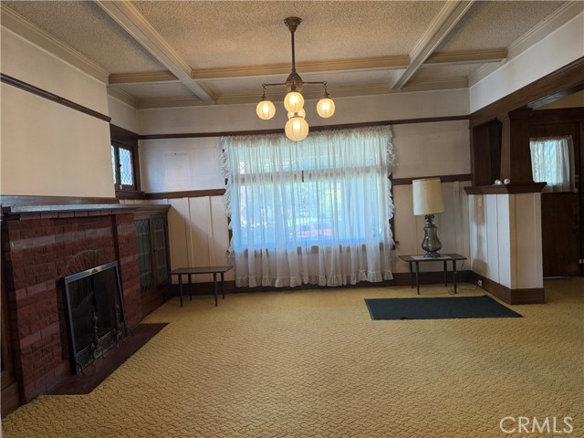 1253 South Victoria photo 4