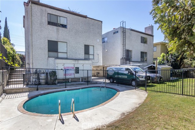 Detail Gallery Image 17 of 18 For 13203 Vanowen St #8,  North Hollywood,  CA 91605 - 2 Beds | 3 Baths