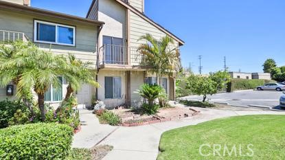 206 N Newhope Street, Santa Ana CA: https://media.crmls.org/medias/f4a1be4f-d6c2-4f3d-a0dd-f6fc4c969047.jpg