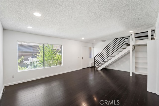 Detail Gallery Image 7 of 28 For 20110 Cohasset St #22,  Winnetka,  CA 91306 - 3 Beds | 2/1 Baths