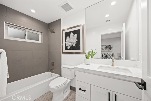 2174 Melville Drive, San Marino CA: https://media.crmls.org/medias/f4a22da6-b9bf-464e-bd29-2a124df90f56.jpg