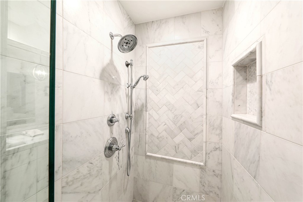 MLS #OC25244826 image #15