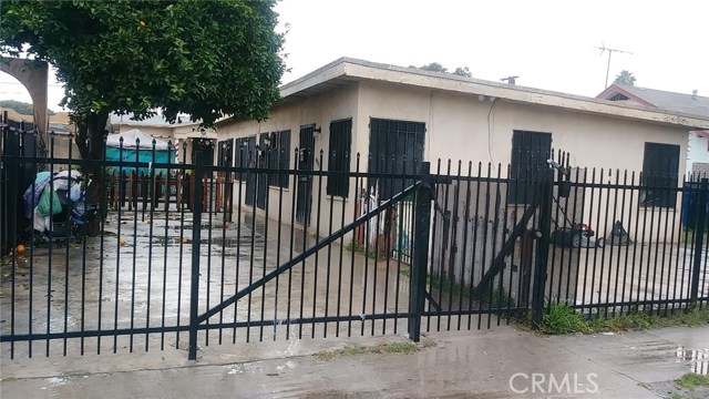 6829 Makee Ave, Los Angeles, CA 90001