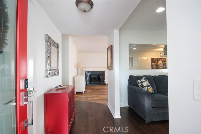 Detail Gallery Image 7 of 57 For 10211 Cliff Dr, Huntington Beach,  CA 92646 - 4 Beds | 3 Baths