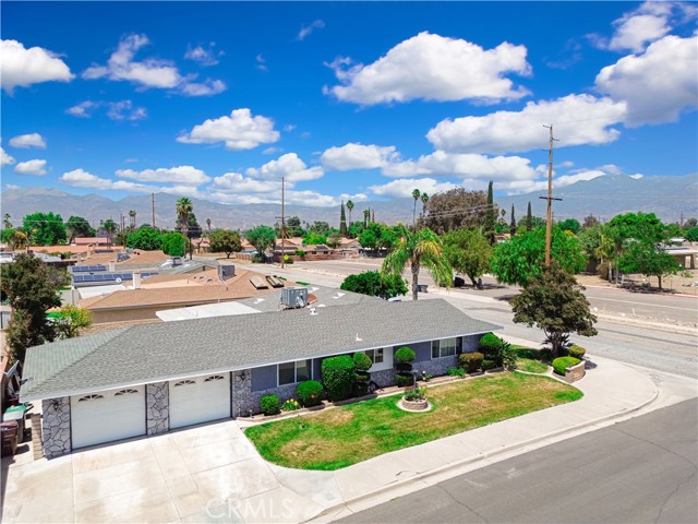26363 Hemet Street, Hemet CA: https://media.crmls.org/medias/f4a45e1d-7d2a-44db-93f5-636608c2614f.jpg