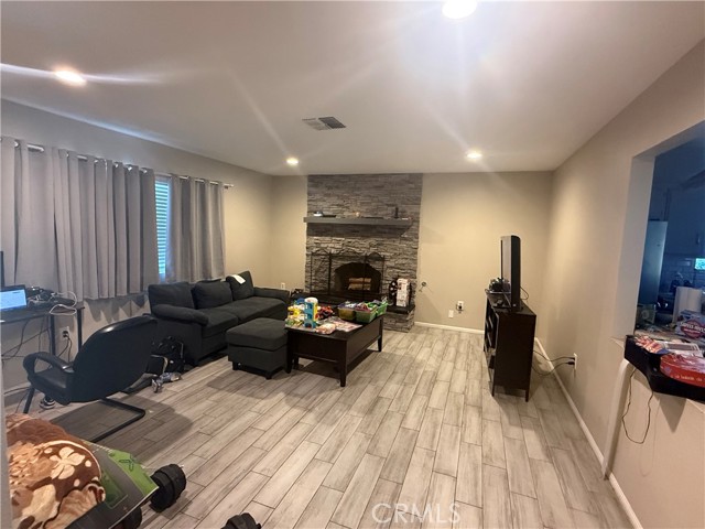 425 Whicha Way, Hemet CA: https://media.crmls.org/medias/f4a4edfc-204d-4065-8193-53c574b75329.jpg