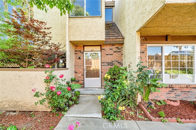 Detail Gallery Image 1 of 42 For 762 Dragonfly Ct, San Jose,  CA 95133 - 2 Beds | 1/1 Baths