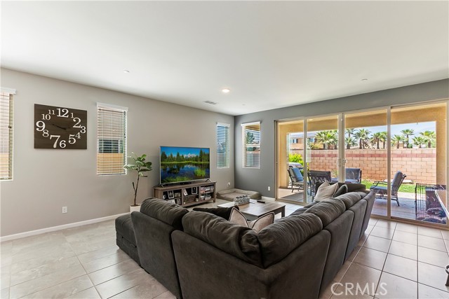 Detail Gallery Image 27 of 28 For 1396 Galaxy Dr, Beaumont,  CA 92223 - 4 Beds | 2 Baths