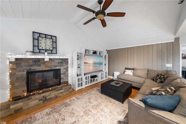 Detail Gallery Image 14 of 52 For 3805 W 180th Place, Torrance,  CA 90504 - 4 Beds | 3 Baths