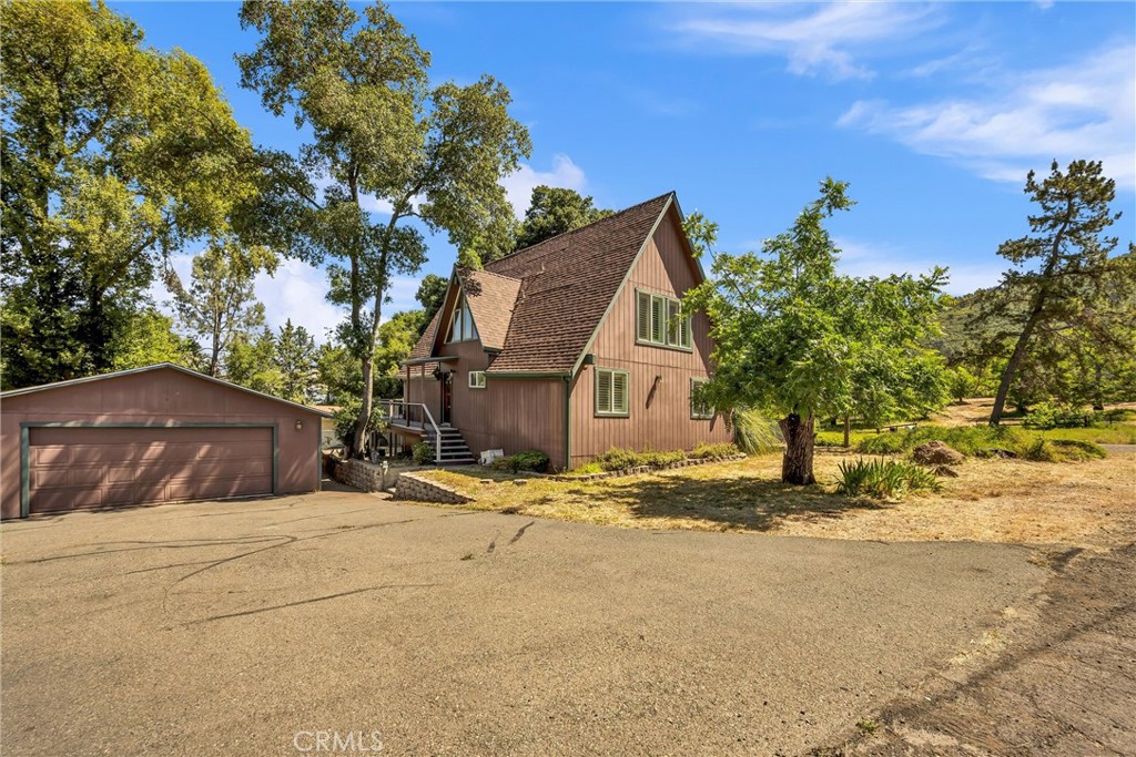 3595 Lake View Estates Drive