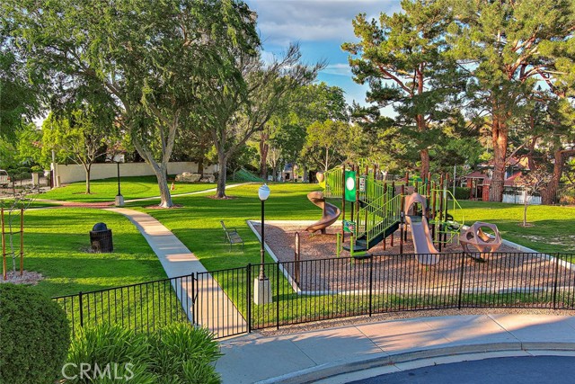3220 Versaille Court, Thousand Oaks CA: https://media.crmls.org/medias/f4a7daf7-814d-48ae-8452-6e2443be7bcb.jpg