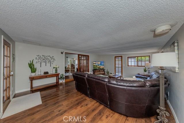 Detail Gallery Image 8 of 38 For 16781 Daisy Ave, Fountain Valley,  CA 92708 - 4 Beds | 3/1 Baths