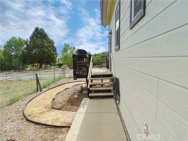 Detail Gallery Image 38 of 41 For 2097 Fox Ln, Big Bear City,  CA 92314 - 4 Beds | 3/1 Baths