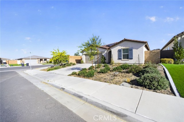 Detail Gallery Image 2 of 15 For 29032 Golden Sunset, Winchester,  CA 92596 - 3 Beds | 2 Baths