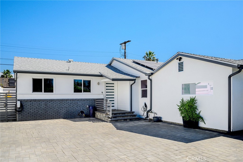 7078 Park Manor — architectural residence