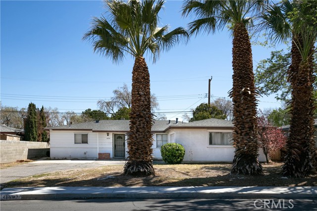 Detail Gallery Image 2 of 19 For 43704 Gadsden Ave, Lancaster,  CA 93534 - 4 Beds | 2 Baths