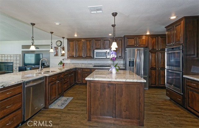 Detail Gallery Image 23 of 66 For 20403 Sundance Rd, Apple Valley,  CA 92308 - 3 Beds | 2/1 Baths