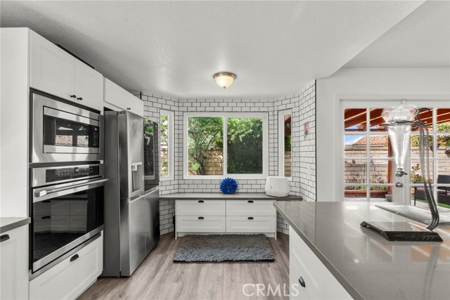 Detail Gallery Image 19 of 39 For 19777 Azure Field Dr, Newhall,  CA 91321 - 3 Beds | 3 Baths