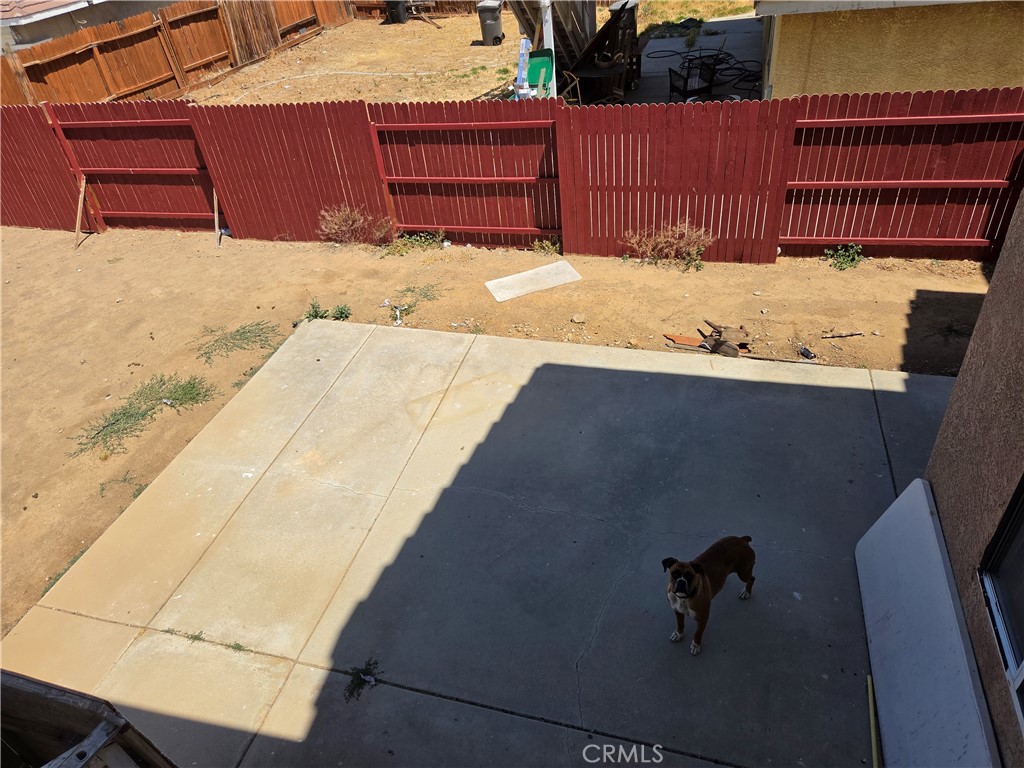 https://media.crmls.org/medias/f4adfa7b-cdf5-4e6b-abc8-066f56a925d5.jpg?preset=X-Large